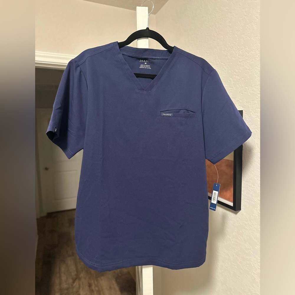 Men’s Jaanuu Scrub Top